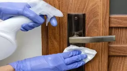 Ahşap kapı nasıl temizlenir?