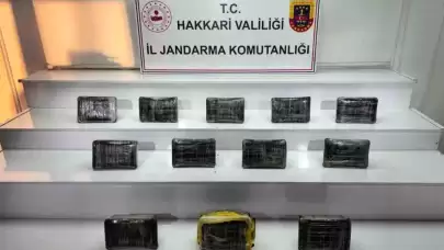 Hakkari'de bir minibüste 15,5 kg uyuşturucu ele geçirildi