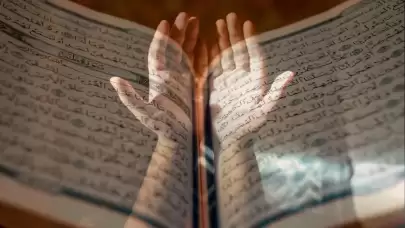 İhlâs Suresi: Anlamı, Fazileti ve Faydaları...