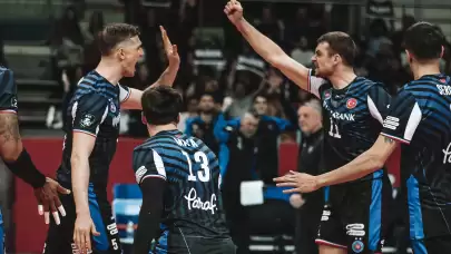 Halkbank Erkek Voleybol Takımı avantajı kaptı
