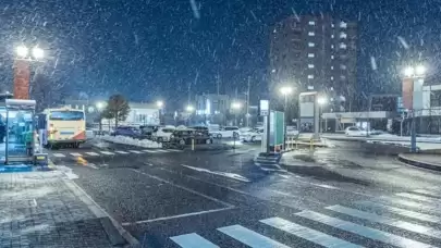 Japonya'nın kuzeyine rekor seviyede kar yağdı