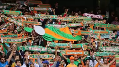 Alanyaspor'a defans ve orta saha takviyesi