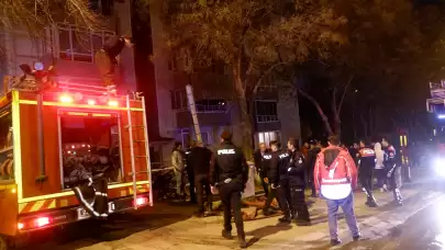 Edirne'deki apartman yangınında panik! Sokaklar dolup taştı