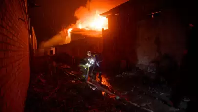 Harkiv'deki sivil tekstil fabrikasına İHA saldırısı: Yangın çıktı