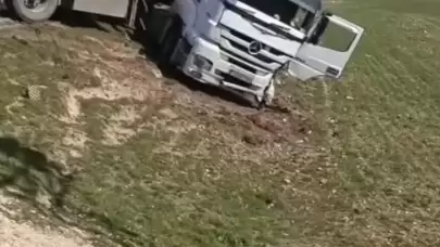 Mardin’de tır ile cip çarpıştı