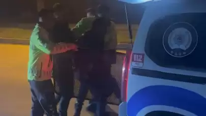 Bartın'da alkollü sürücü polisten kaçmaya çalıştı: Yakalandı