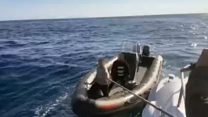 Fethiye’de lastik bot ile kaçmaya çalışan iki kişi yakalandı