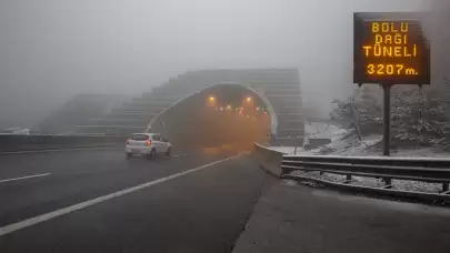 Bolu Dağı'nda kar ve sis etkili oldu