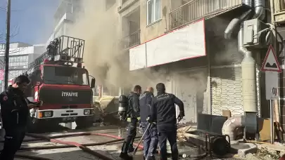 Antalya'da matbaa deposunda yangın