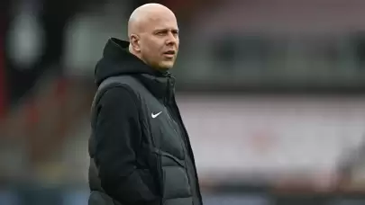 Liverpool Teknik Direktörü Arne Slot’a 2 maç ceza!