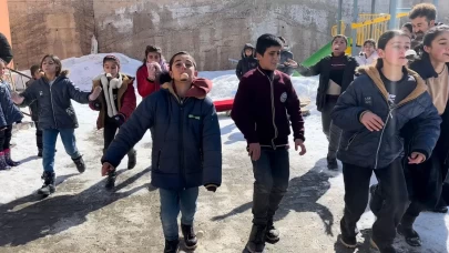 Yüksekova'da eğitime renkli dokunuş