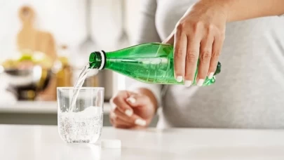 Maden suyunun şaşırtan faydaları! Sakın bardağa döküp içmeyin