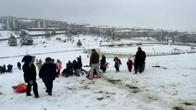 Çocuklar karla buluştu, keyifli anlar yaşadı