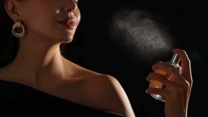 Parfümünüzün Etkisini Arttırın: Yanlış Kullanımınızı Düzeltin!