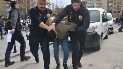 Konya'da polis aracının tırla çarpıştığı kazayla ilgili 2 gözaltı
