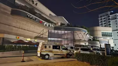 AVM'deki kuyumcudan 3 kilogram altın ve 100 bin TL çalarak kaçtı