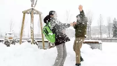 Eğitime kar engeli: Okulların tatil olduğu iller