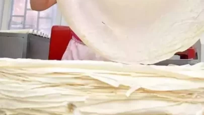 İncecik yufka açmanın sırları! Bu yöntemle börekleriniz efsane olacak