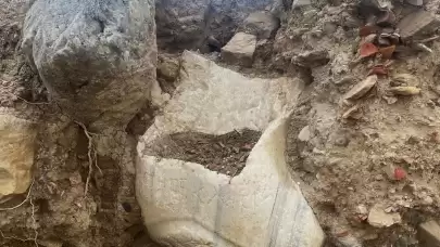 Kuşadası'da antik döneme ait Kuros Heykeli parçası bulundu