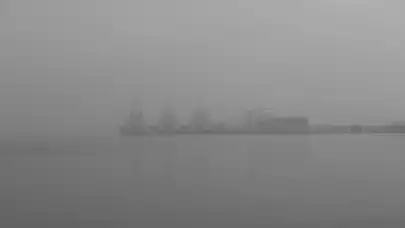 Çanakkale Boğazı’nda gemi trafiğine sis engeli
