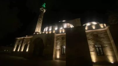 467 yıllık camide Ramazan ayının ilk teravih namazı kılındı