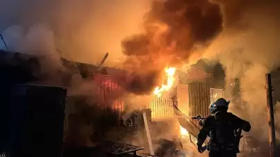 Kocaeli'de konteyner yangını