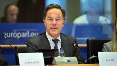 NATO Genel Sekreteri Rutte'den, Almanya'daki seçimde zaferini ilan eden Merz'e tebrik mesajı