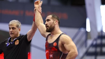 Milli Güreşçi Feyzullah Aktürk’ten bronz madalya