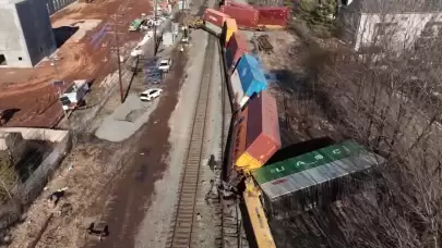 New Jersey'de meydana gelen yük treni kazası havadan görüntülendi