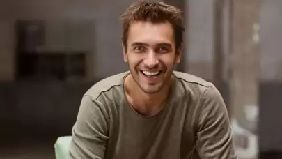 Ulaş Tuna Astepe 'Çift Kişilik Oda' ile ekrana dönüyor!