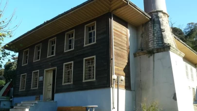 Silahtar Abdurrahman Ağa Camii ibadete açıldı