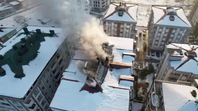 Artvin'de bir binanın çatısındaki yangın söndürüldü