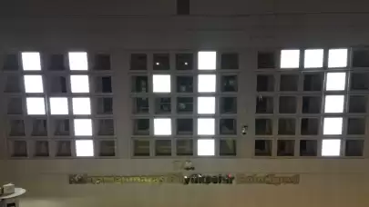 04.17 Panosu'nda, depremde kaybedilen canlar unutulmuyor