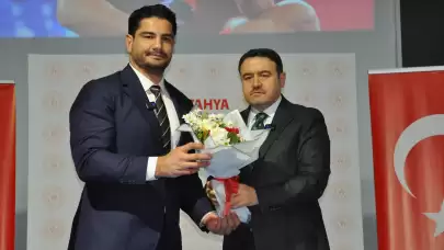 Taha Akgül, gençlerle buluştu