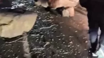 Gürcistan Sarpi bölgesinde heyelan yolu kapattı