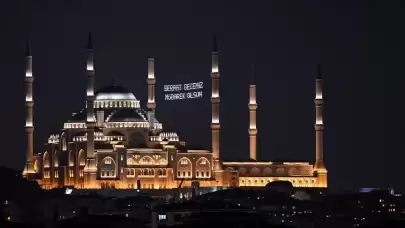 Berat Kandili İstanbul'da mevlit ve dualarla idrak edildi