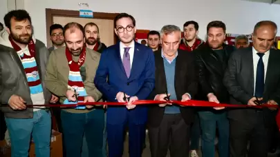 Tokat Belediye Başkanı Mehmet Kemal Yazıcıoğlu babasının okulunda kütüphane açtı