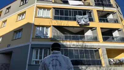 Uşak'ta evde çıkan yangında 1 kişi yanarak hayatını kaybetti