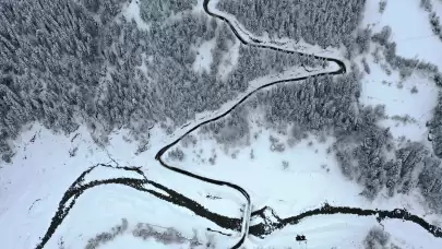 Kastamonu'da kar yağışı sonrası oluşan muhteşem manzara dron ile görüntülendi