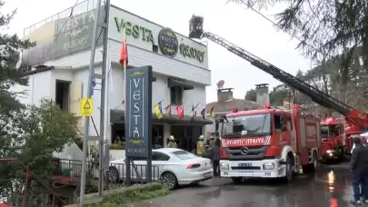 İstanbul'da 5 katlı otelde yangın