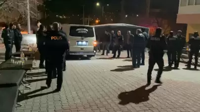 Asker eğlencesinde sopalı kavga