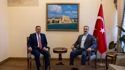 Bakan Fidan, Irak Egemenlik İttifakı Lideri Hançer ile görüştü