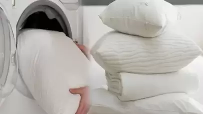 Yastıklardaki Koku ve Kiri Yok Edin! İşte Derinlemesine Temizlik Yöntemi