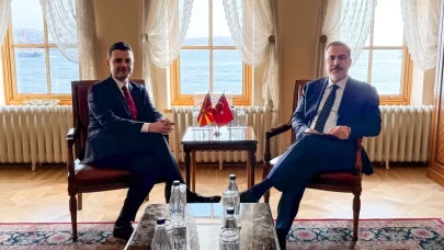 Bakan Fidan, Kuzey Makedonya Dışişleri ve Dış Ticaret Bakanı Mucunski ile görüştü