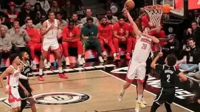 Alperen Şengün, Brooklyn Nets karşısında geceye damga vurdu!
