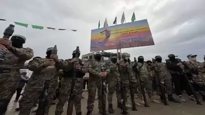 Hamas'tan esir takasının ertelenmesine tepki