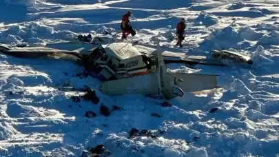 ABD'de bir uçak şoku daha! İçinde 10 kişi bulunan uçak buza çakıldı