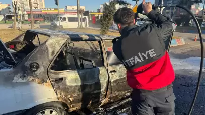 Seyir halindeki araç alev alev yandı