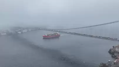 İstanbul Boğazı'nda gemi trafiği askıya alındı