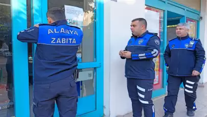 Alanya'da tarihi geçmiş ürün satışı yapan iki marketin şubelerine mühür vuruldu